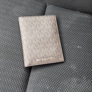 Michael kors wallet